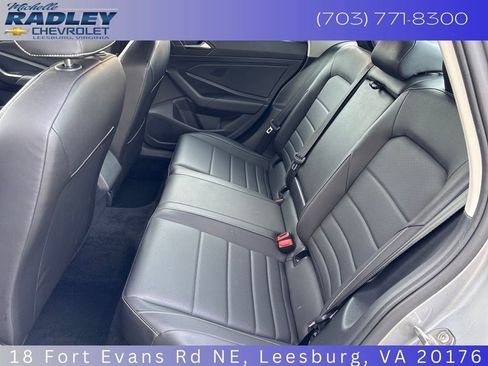 Used 2024 Volkswagen Jetta SE image 21