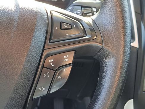 Certified 2024 Ford Edge SE w/ Black Appearance Package image 13