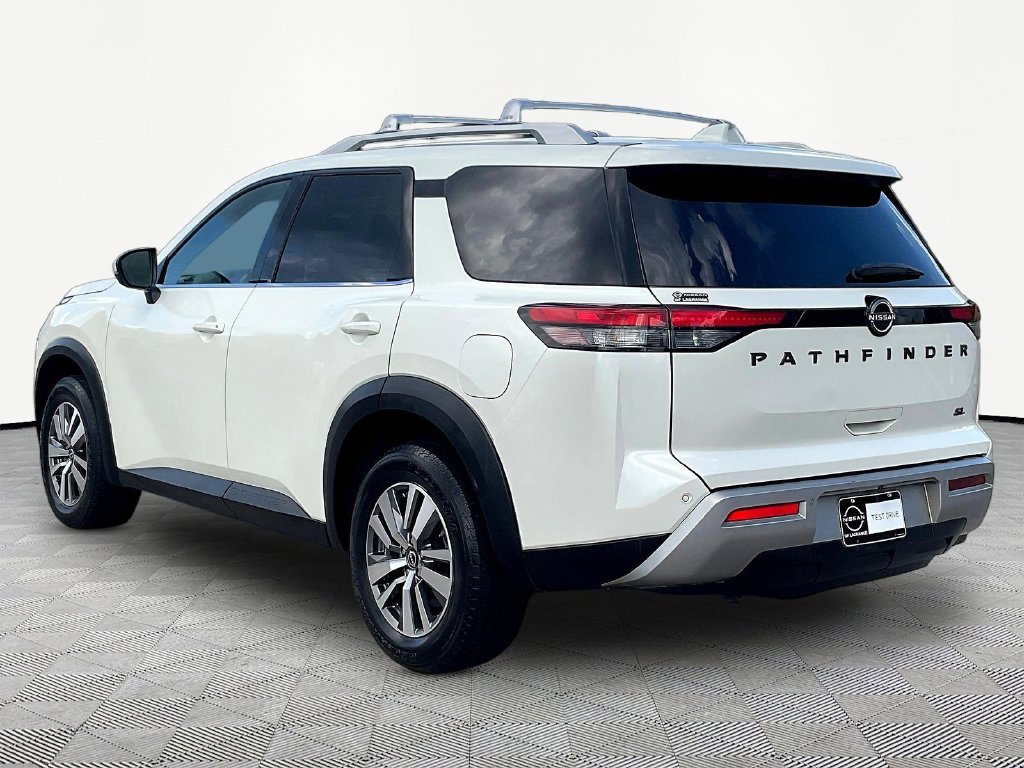 Used 2023 Nissan Pathfinder SL w/ Lighting Package (N92) FWD image 8