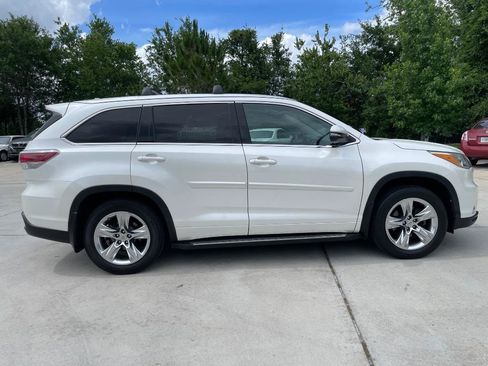 Used 2015 Toyota Highlander Limited Platinum AWD/4WD image 9