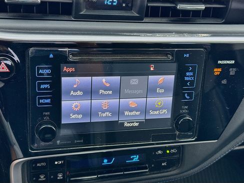 Used 2017 Toyota Corolla SE FWD image 9