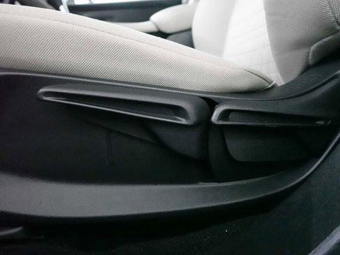 Certified 2024 Honda HR-V LX image 14