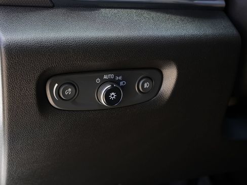 Used 2019 Chevrolet Traverse Premier w/ Redline Edition FWD image 16