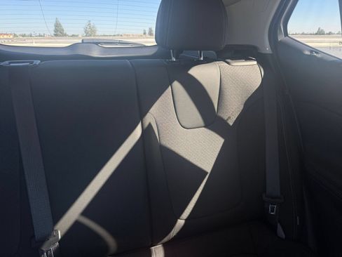 Used 2025 Buick Encore GX Preferred FWD image 36