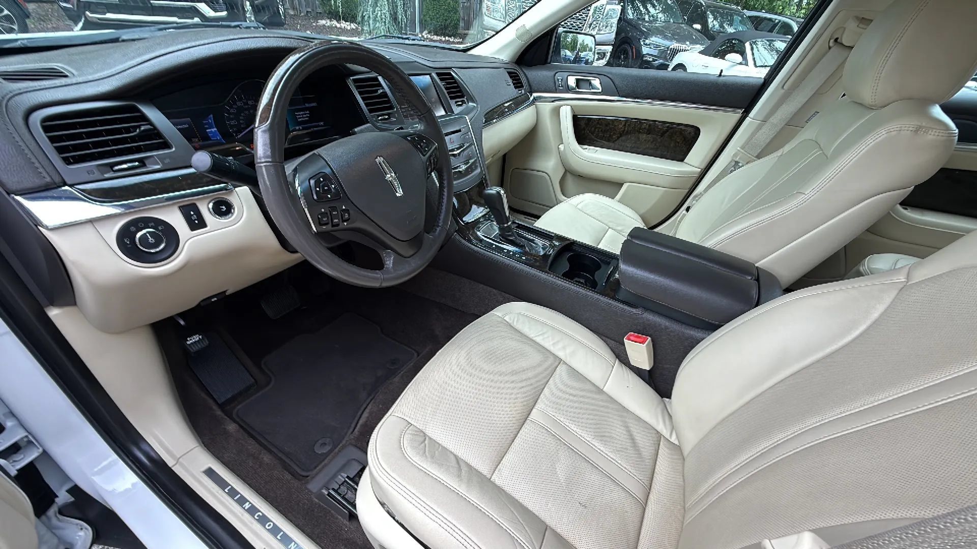 Used 2014 Lincoln MKS AWD w/ Equipment Group 101A image 21