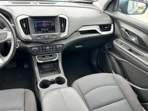 Used 2024 GMC Terrain SLE w/ Driver Convenience Package FWD image 14
