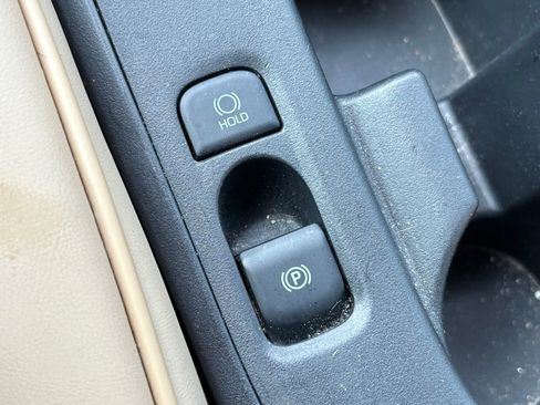 Used 2024 Toyota Corolla LE image 12