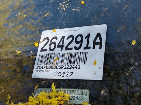 Used 2016 Dodge Grand Caravan SE image 8