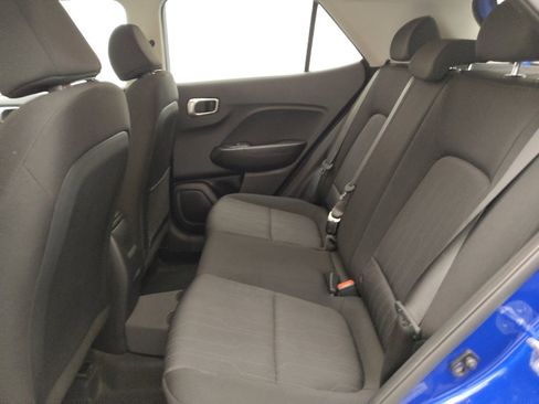 Used 2025 Hyundai Venue SE FWD image 18