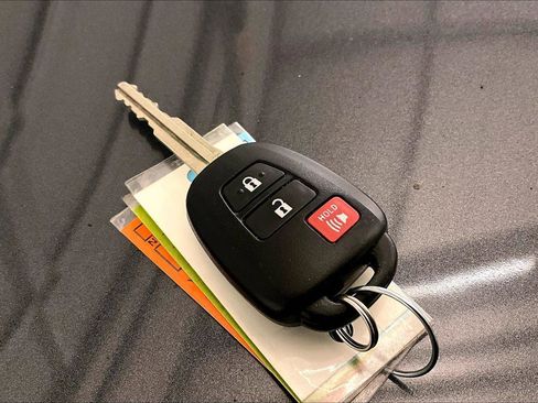 Used 2015 Toyota RAV4 XLE image 10