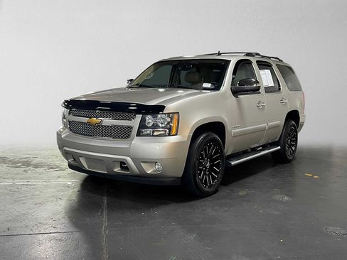 Used 2014 Chevrolet Tahoe LTZ AWD/4WD image 7