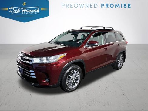 Used 2019 Toyota Highlander XLE AWD/4WD image 1