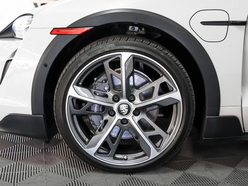 Used 2024 Porsche Taycan 4 Cross Turismo w/ Premium Package image 13