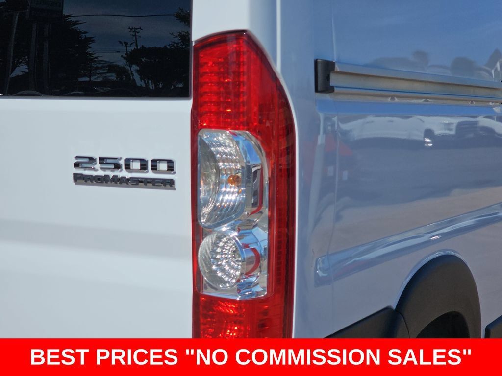 Used 2025 RAM ProMaster 2500 w/ U-Haul Equipment Group FWD image 38