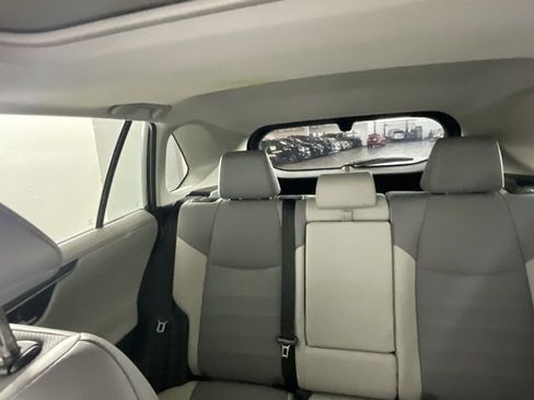 Used 2019 Toyota RAV4 Limited image 24