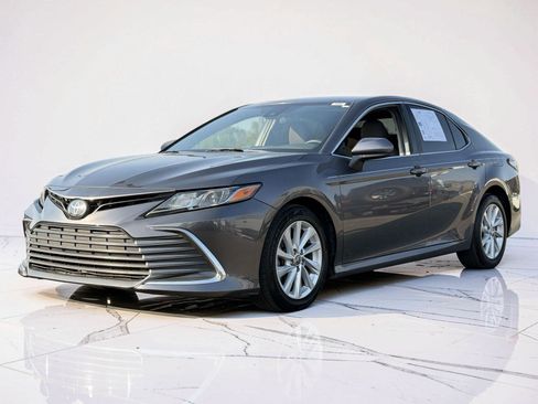 Used 2023 Toyota Camry LE FWD image 5
