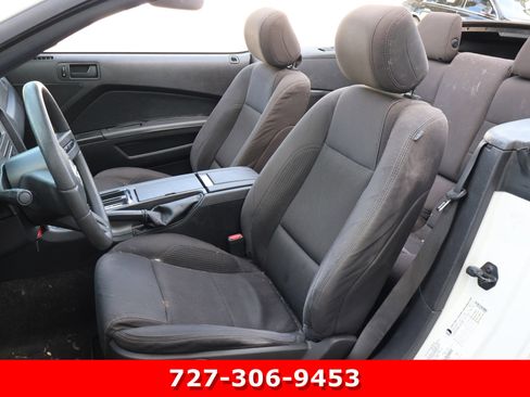 Used 2012 Ford Mustang Convertible image 2