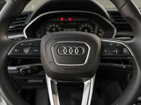 Certified 2025 Audi Q3 2.0T Premium w/ Convenience Package image 15