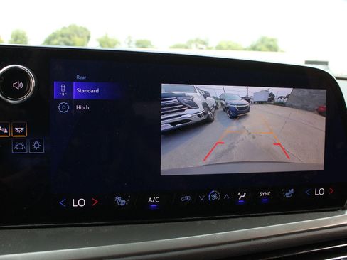 Used 2026 Chevrolet Traverse LT AWD/4WD image 15