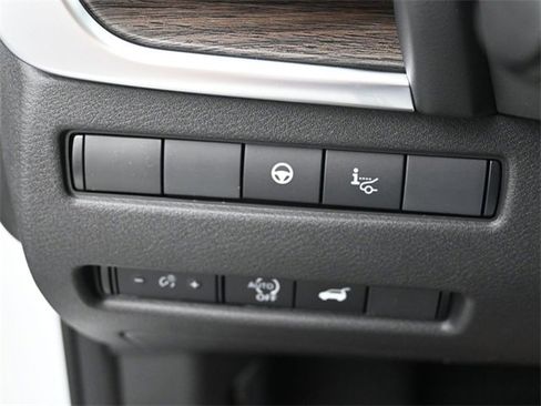 New 2025 Nissan Rogue Platinum w/ Platinum Premium Package image 18