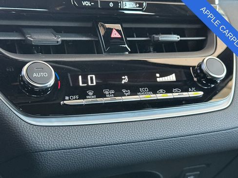 Used 2026 Toyota Corolla SE w/ SE Premium Package FWD image 21