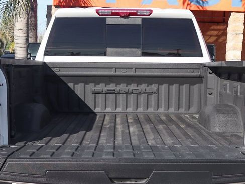 Used 2024 GMC Sierra 2500 Denali Ultimate image 8