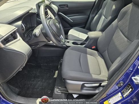Used 2022 Toyota Corolla Cross LE w/ Moonroof Package AWD/4WD image 12