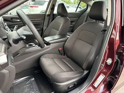 Used 2024 Nissan Altima 2.5 SV FWD image 29