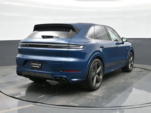 New 2026 Porsche Cayenne Turbo AWD/4WD image 7