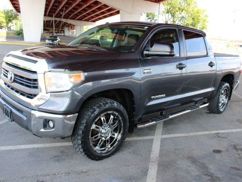 Used 2014 Toyota Tundra SR5 w/ SR5 Upgrade Package AWD/4WD image 2