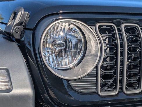 New 2025 Jeep Gladiator Sport image 9