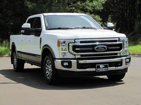 Used 2022 Ford F250 Lariat w/ Lariat Value Package image 9