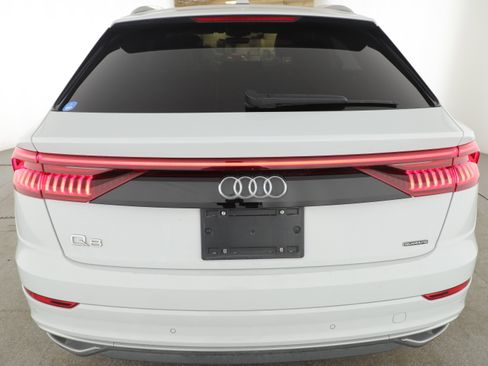 Used 2023 Audi Q8 Prestige w/ Prestige Package AWD/4WD image 4