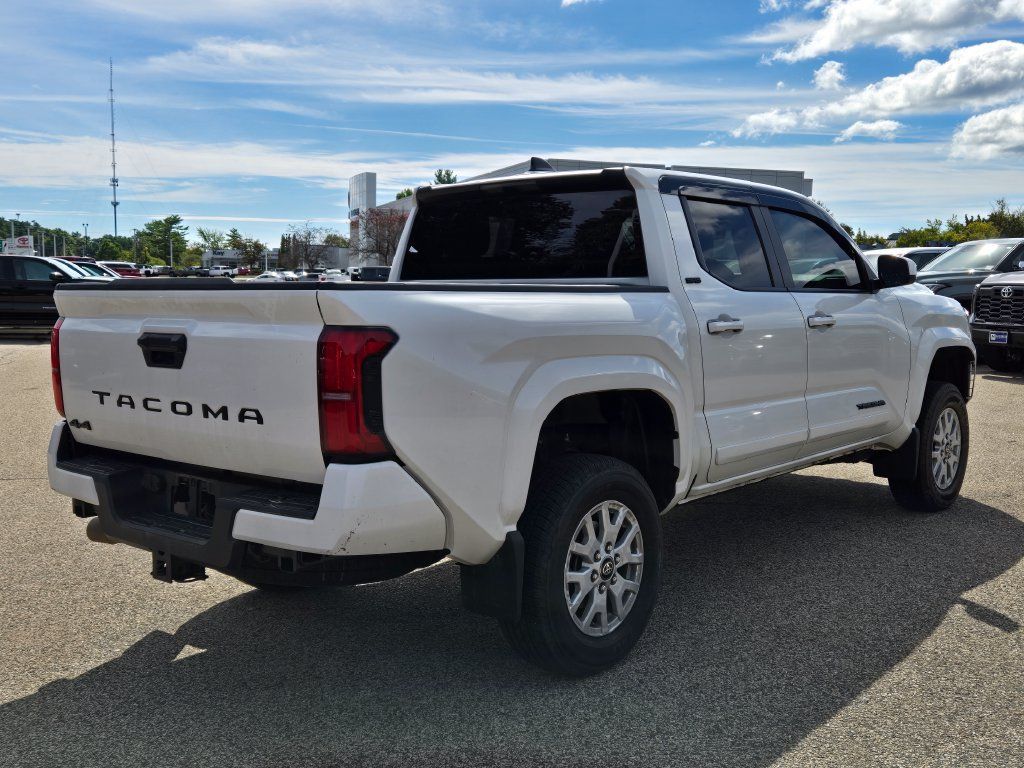 Used 2025 Toyota Tacoma SR5 AWD/4WD image 6