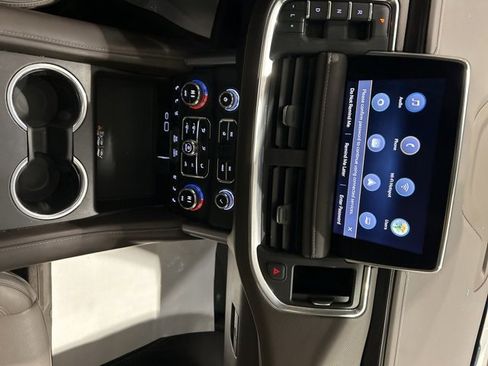 Used 2021 GMC Yukon XL SLT w/ SLT Luxury Plus Package image 11