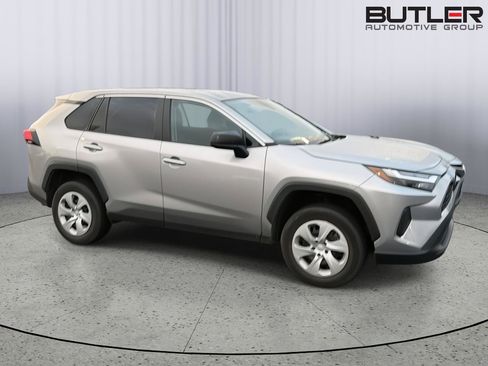 Used 2023 Toyota RAV4 LE FWD image 6