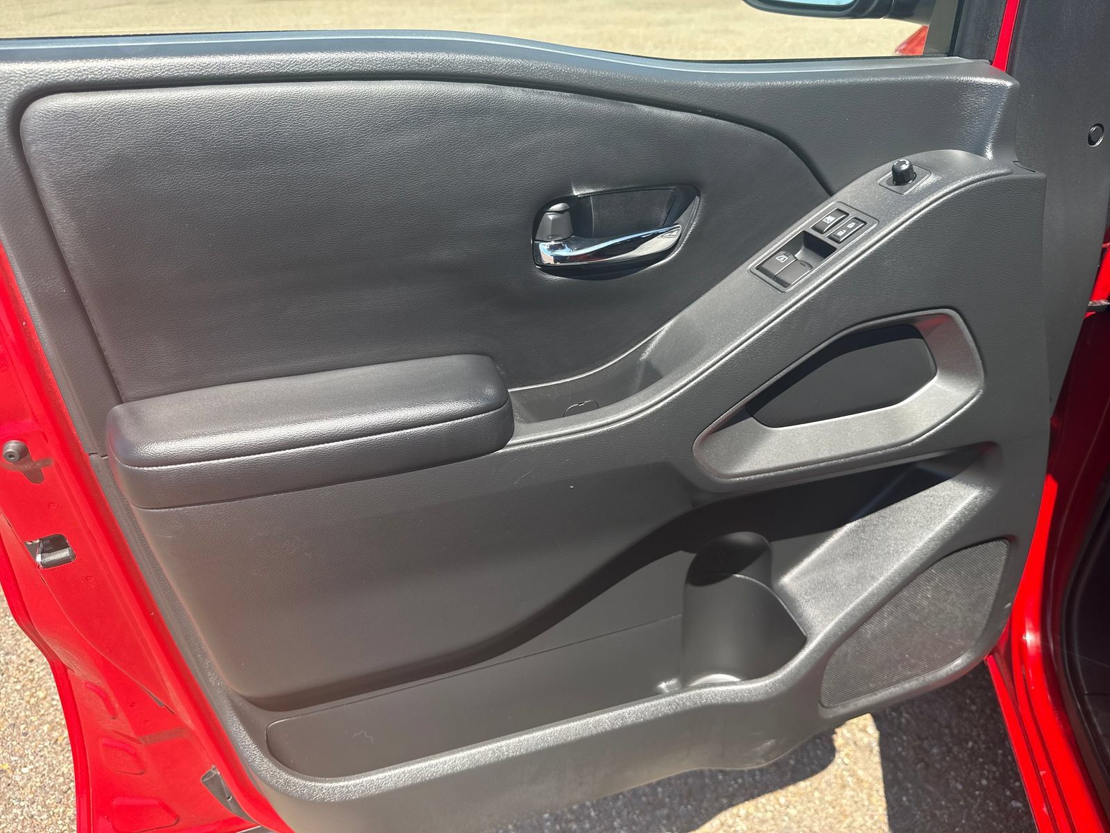 Used 2025 Nissan Frontier SV RWD image 10