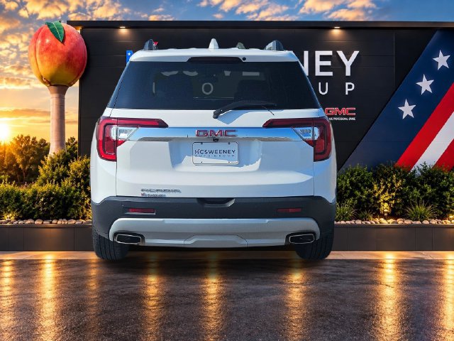 Used 2023 GMC Acadia SLT w/ Preferred Package FWD image 4