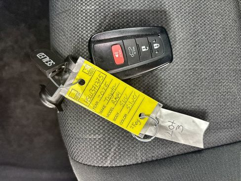 Used 2025 Toyota RAV4 XLE w/ Convenience Package FWD image 27