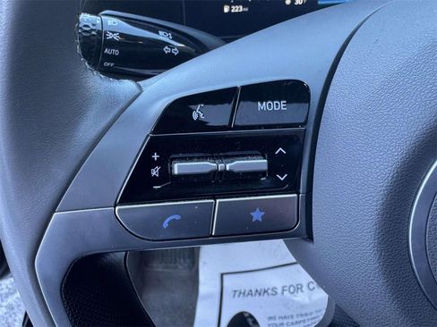 Used 2025 Hyundai Elantra SEL image 21