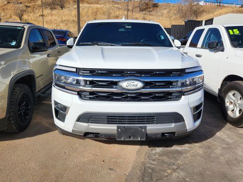Used 2022 Ford Expedition Limited image 10