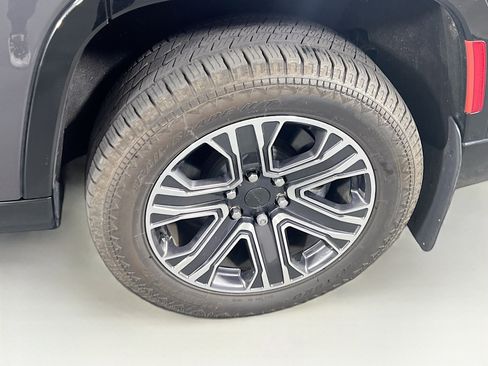 Used 2022 Jeep Wagoneer Series III w/ Flexible Seating Group image 31