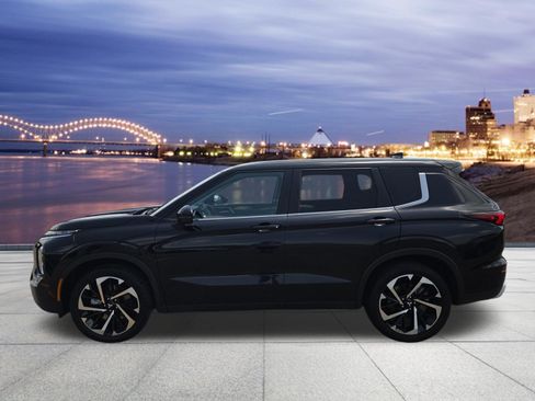 Used 2024 Mitsubishi Outlander SE FWD image 2