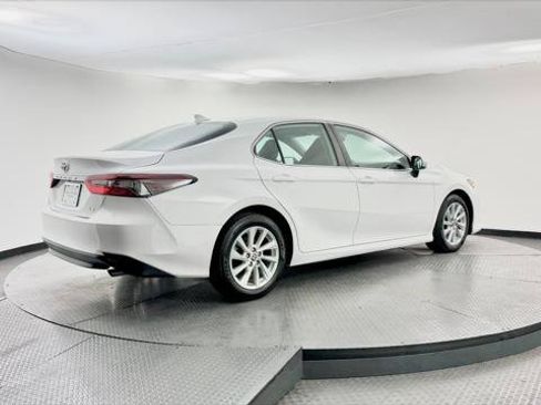 Used 2023 Toyota Camry LE FWD image 8