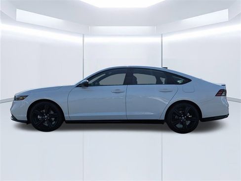 Used 2025 Honda Accord Sport image 8