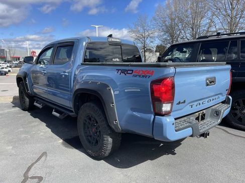 Used 2019 Toyota Tacoma TRD Sport image 2