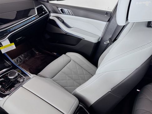 New 2026 BMW X5 xDrive50e w/ M Sport Package image 25