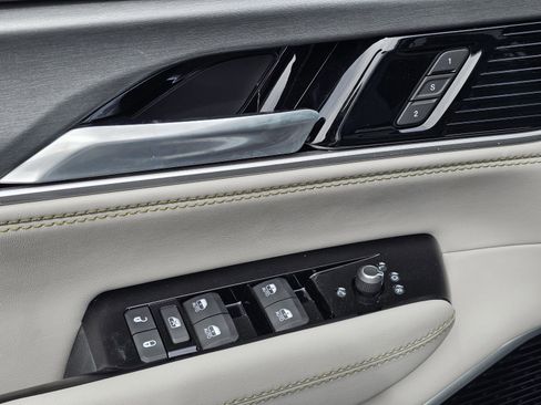 New 2026 Jeep Grand Wagoneer Limited AWD/4WD image 16
