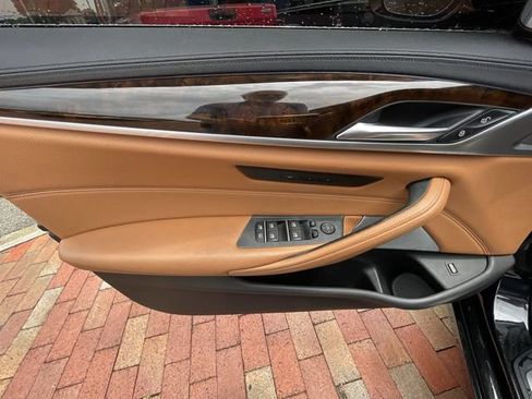 Used 2017 BMW 540i xDrive AWD/4WD image 10