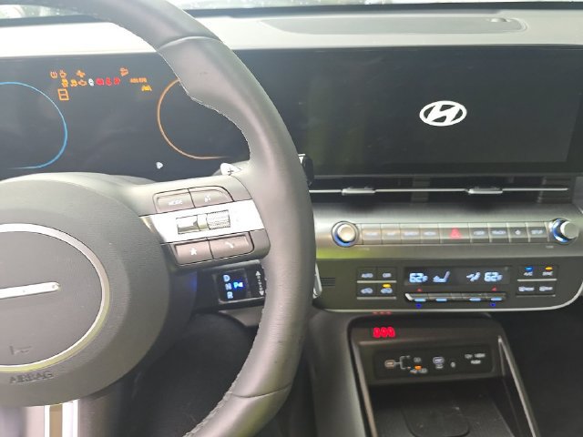 Used 2025 Hyundai Kona Limited AWD/4WD image 12